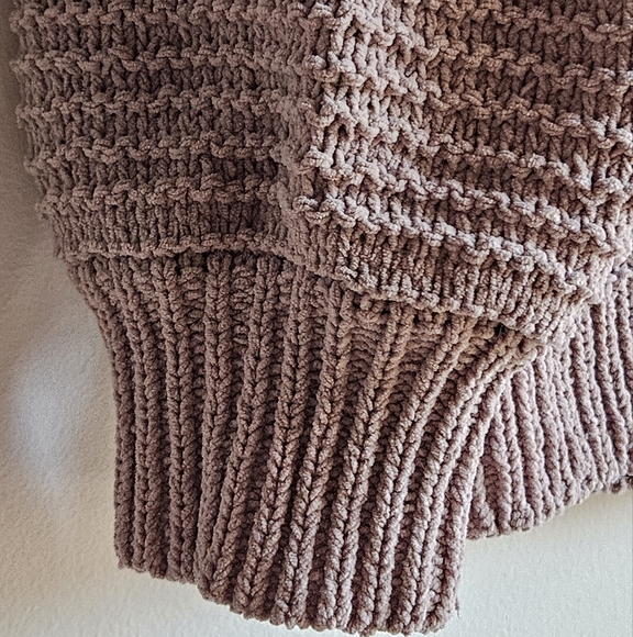 Abercrombie & Fitch Comfy Knit Sweater in Women's M - Picture 2 of 10